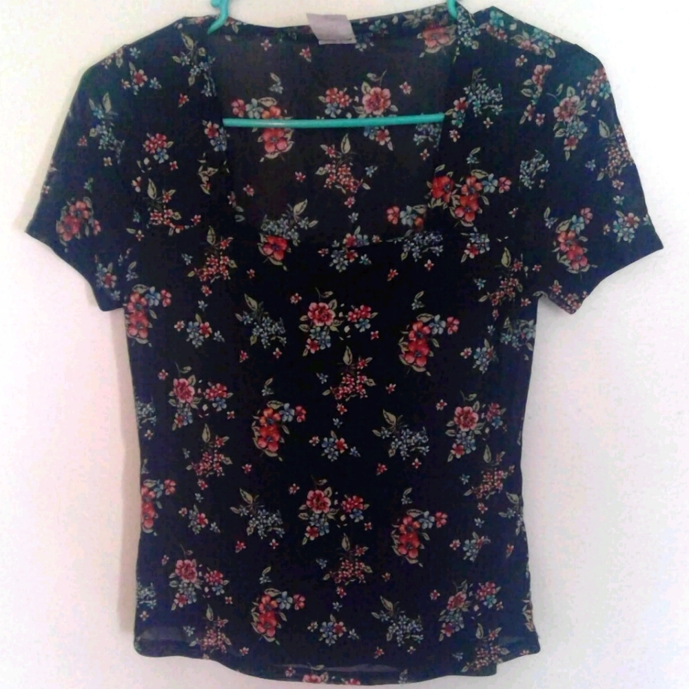 Black short-sleeve blouse
